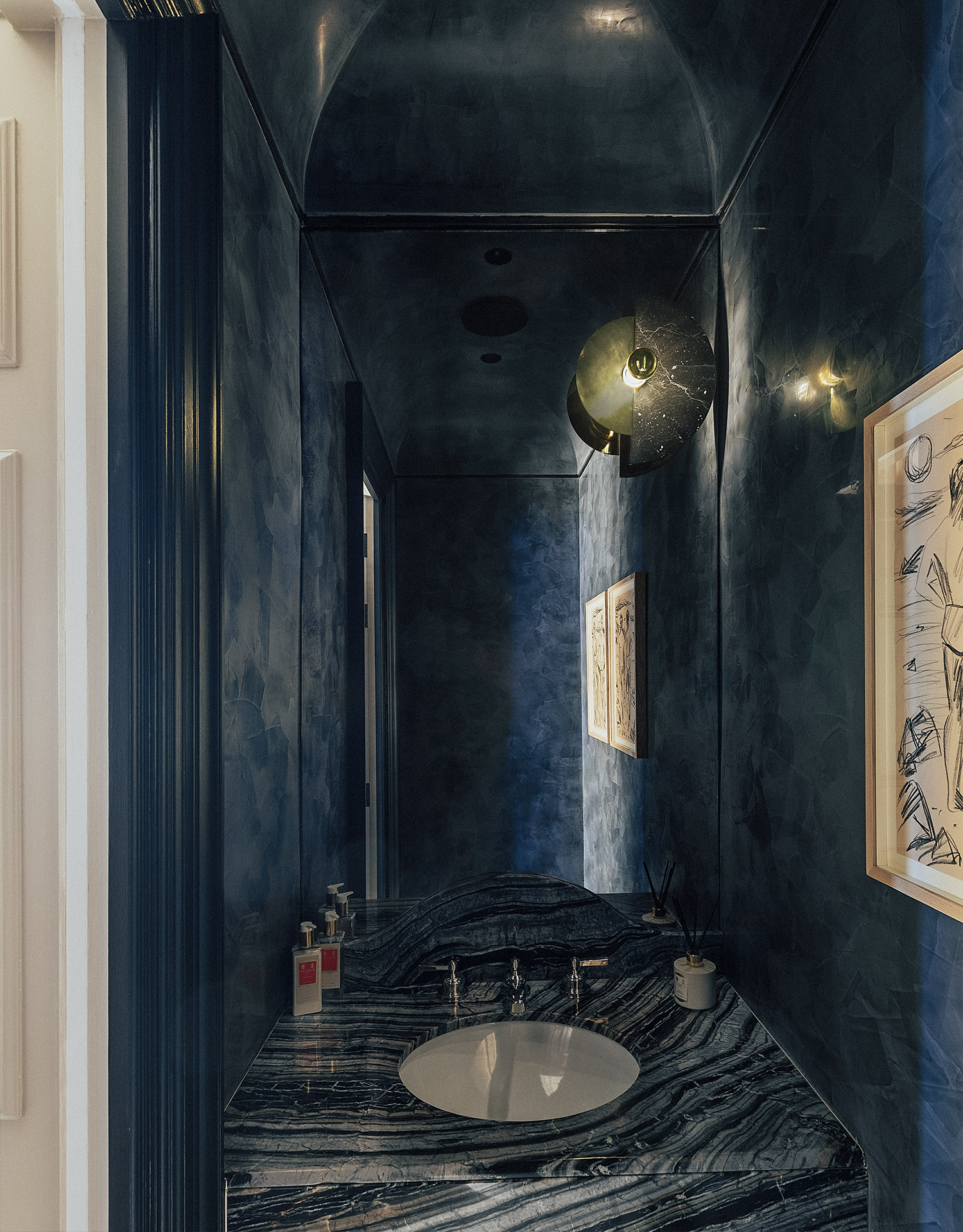 OWO Residences 3 | Powder room with blue polished plaster from floor to ceiling | Whitehall