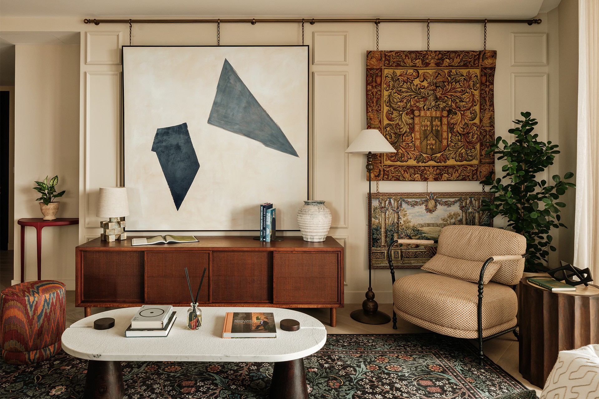 Triptych Bankside 2 | Living area with period interior design details | South Bank