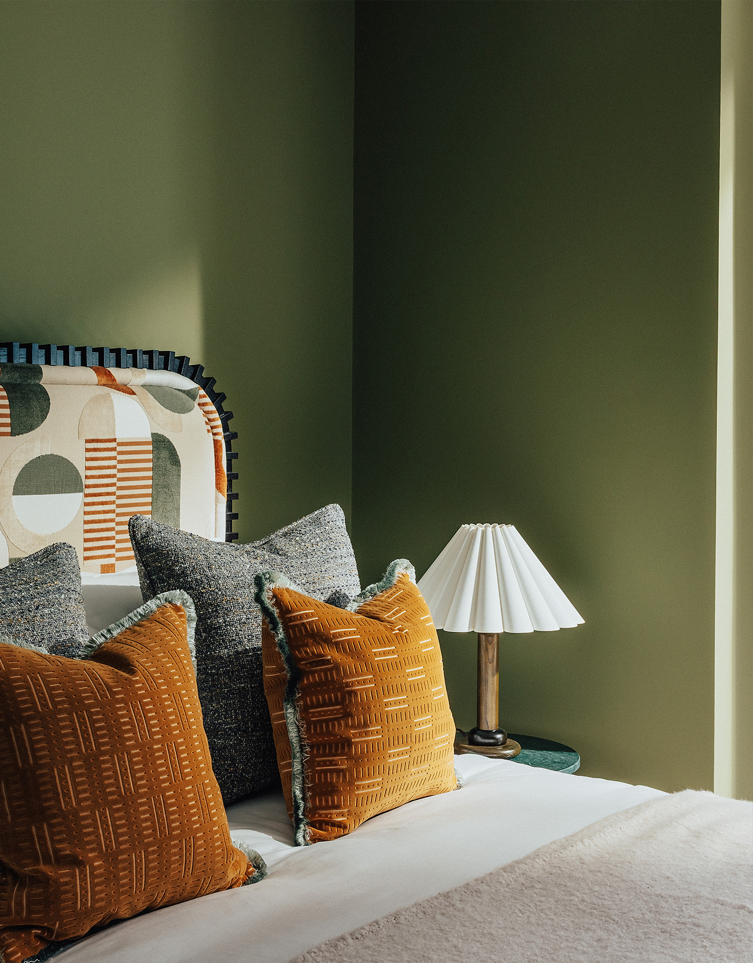 Chelsea Powerhouse | Soft warm shades and elegant silhouettes | Angel O'Donnell | Chelsea