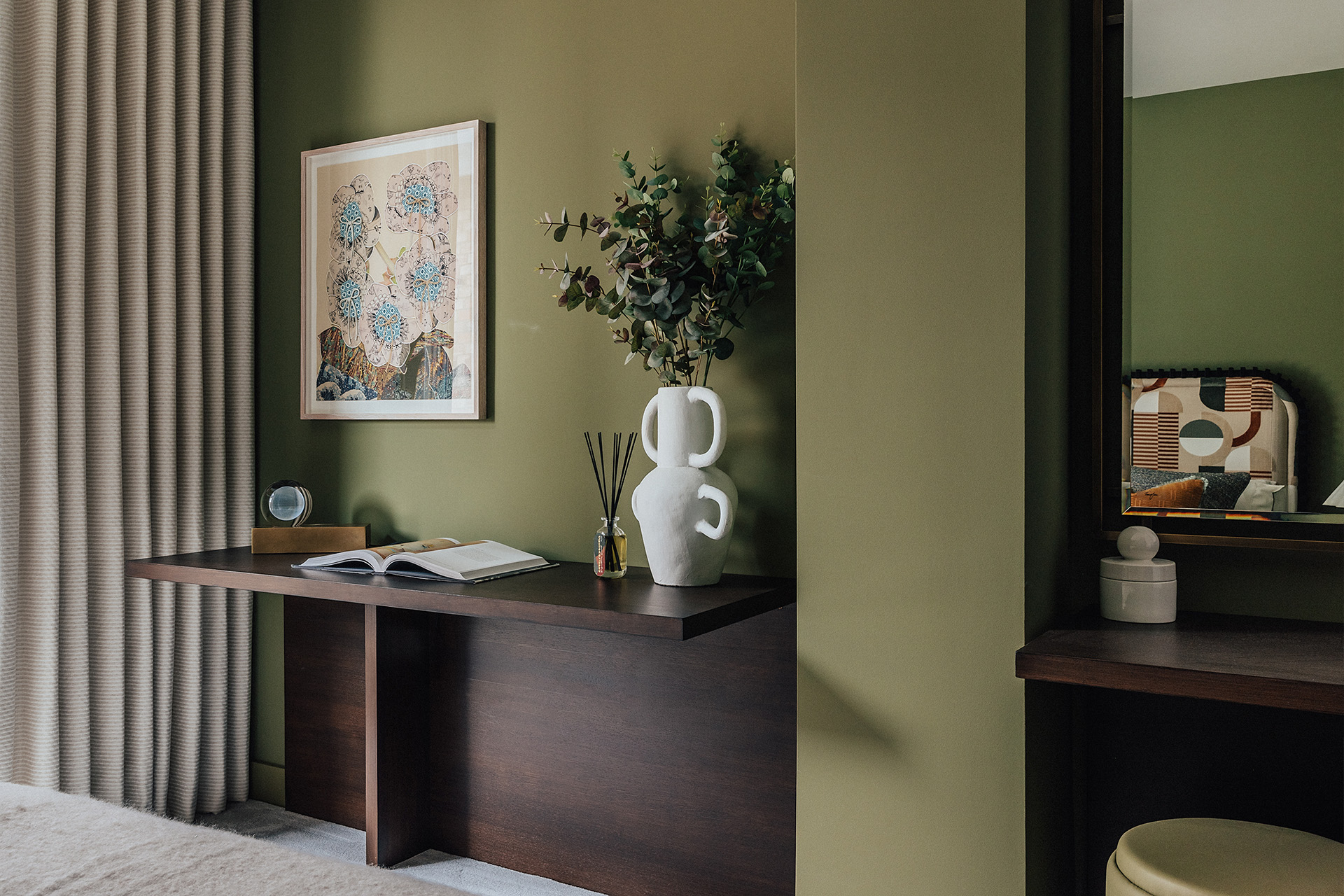 Chelsea Powerhouse | Soft warm shades and elegant silhouettes | Angel O'Donnell | Chelsea